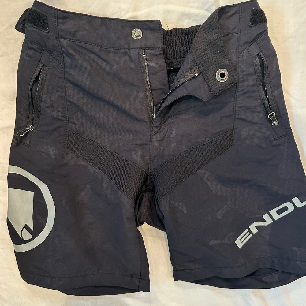 Endura Kids Padded Mountain Bike Shorts with Liner  – Size 7–8 Yrs